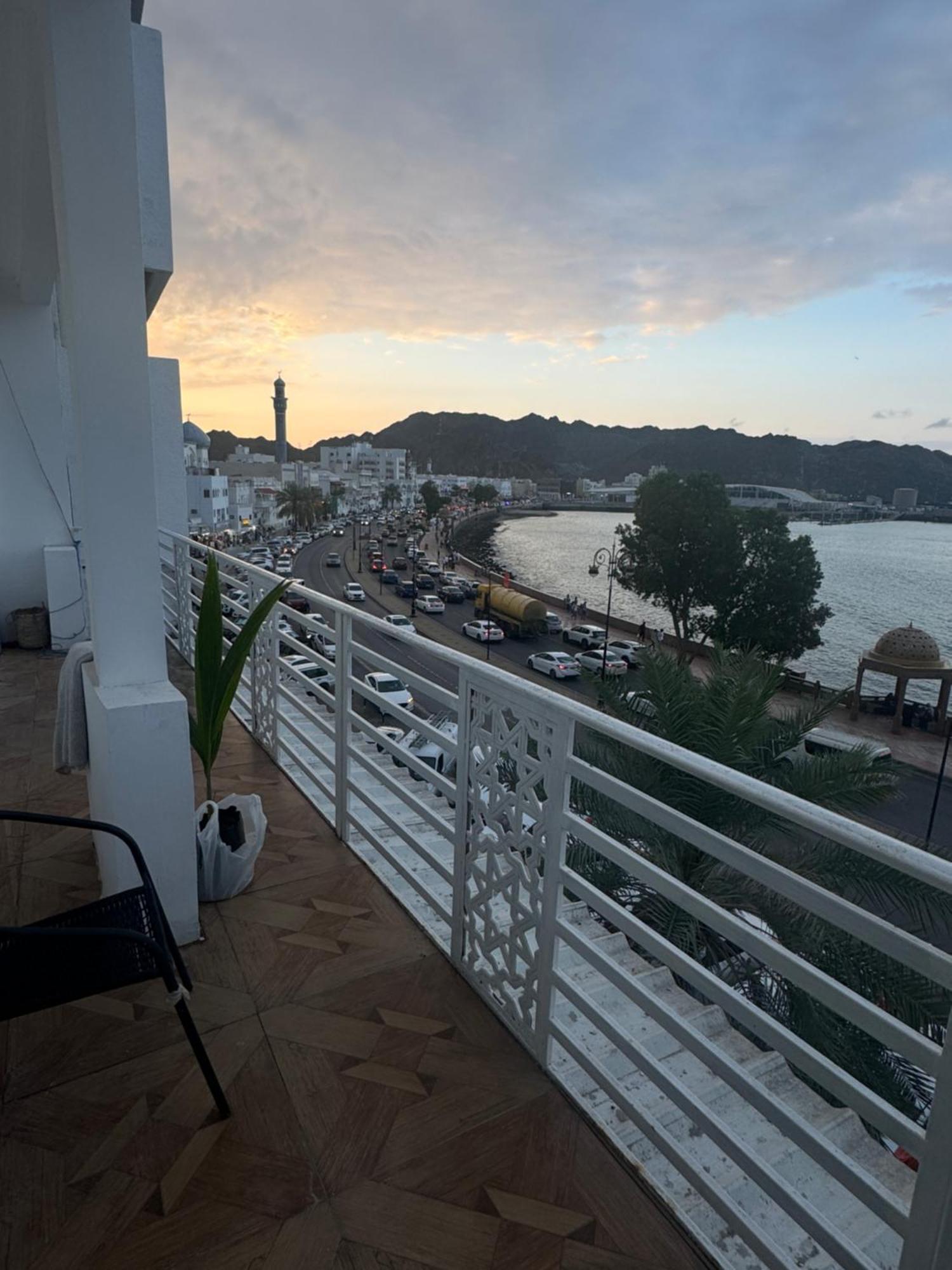Ferienwohnung Muttrah Souq And Sea View Maskat Exterior foto